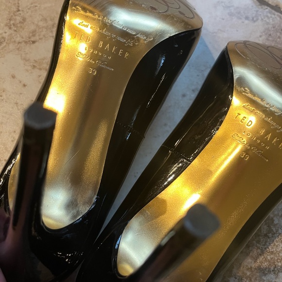 Ted Baker London Savio Pointed Toe Pumps - Picture 13 of 15